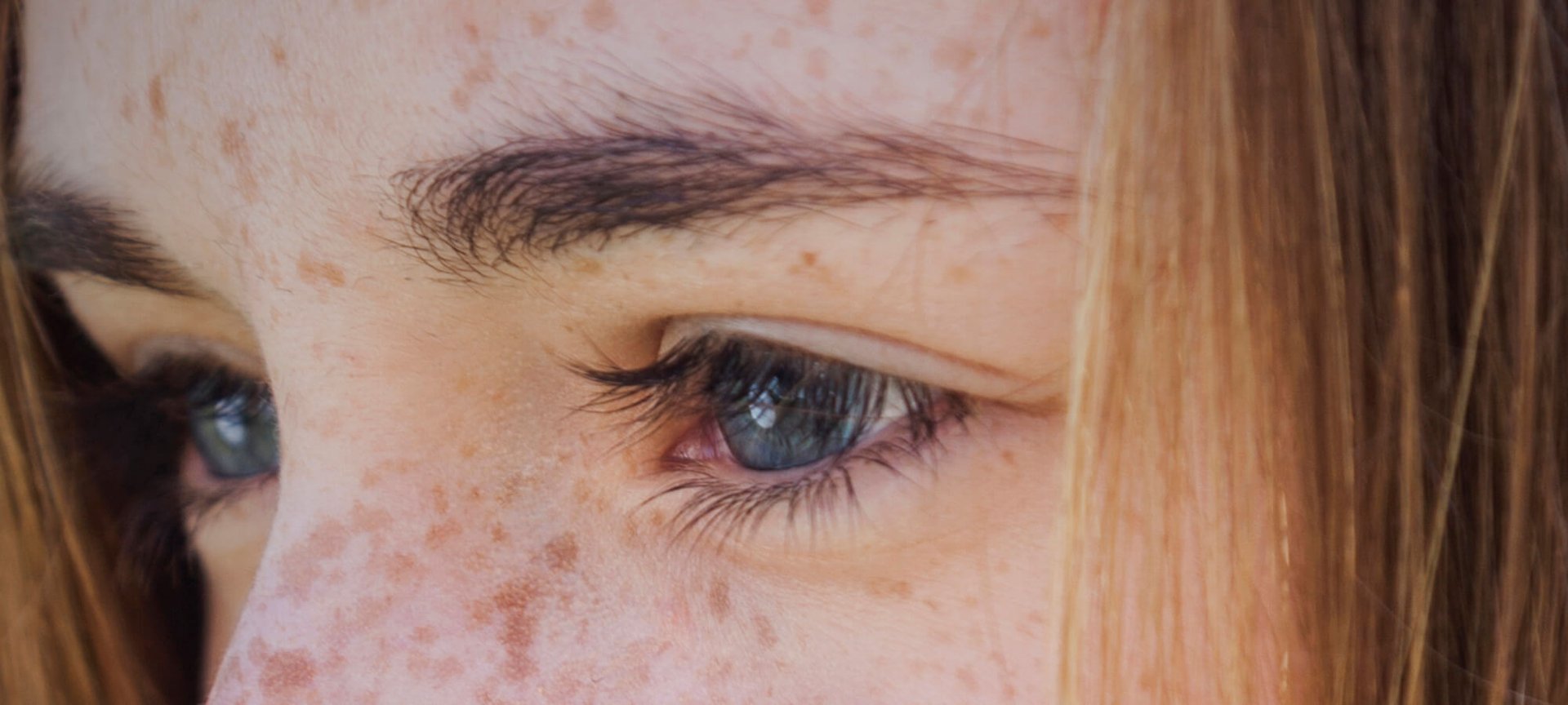 Pět změn pro Vaši zkrášlující rutinu, které Vám rozjasní oči Hero